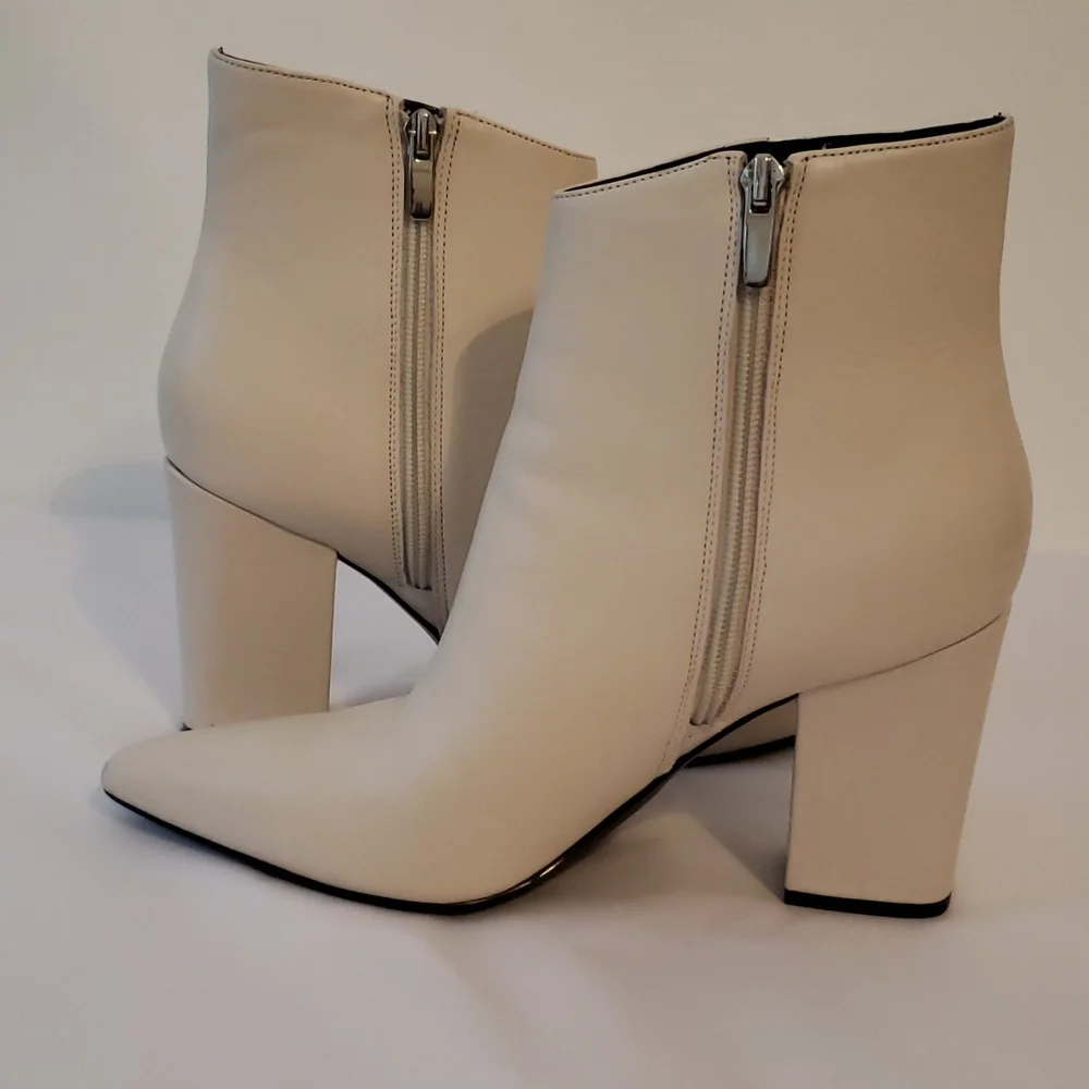 Nine West ankle boots/booties size 9.  Excellent pre owned condition. - Picture 6 of 8